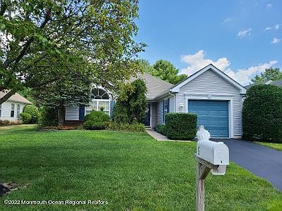 2nd image of 9 Schoolhouse Ln