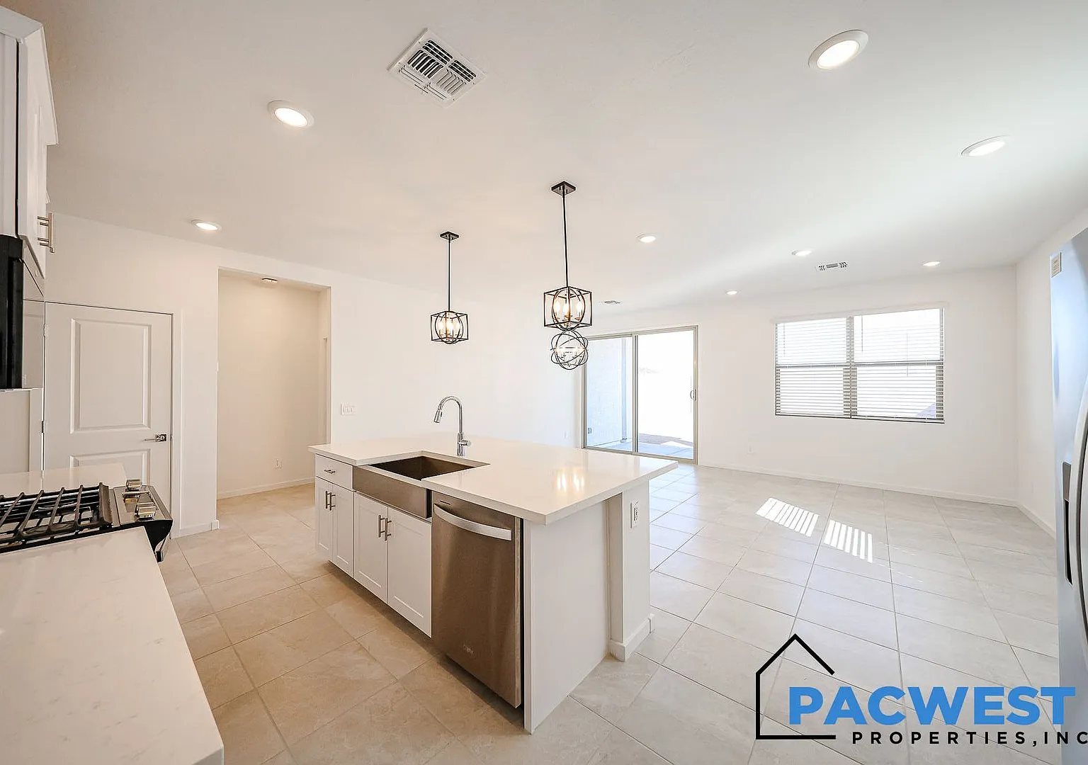 Beautiful home. Great amenities. Convenient location. Come see everything this community has to o... — Photo 3