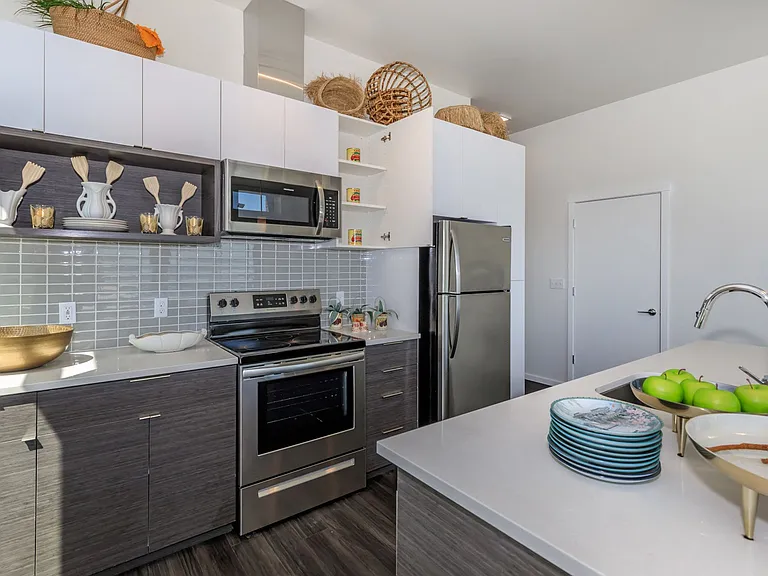 Napoleon Apartment Homes — Photo 16