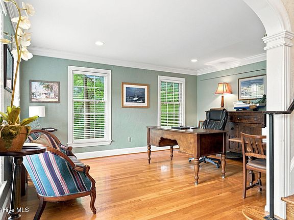 4th image of 300 Wesley Road