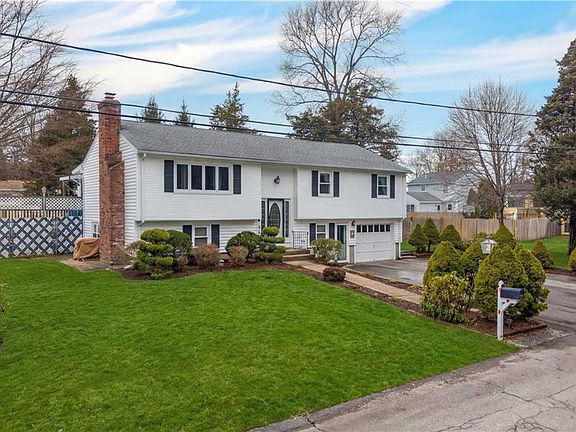 2nd image of 21 Hampton Ave