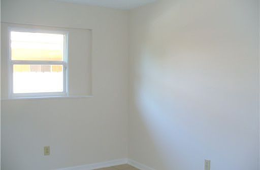 5th image of 4721 Corinne St