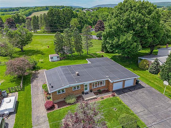 5th image of 579 Cherry Rd