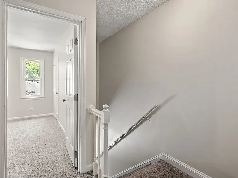 516 Caprice Ct — Photo 30