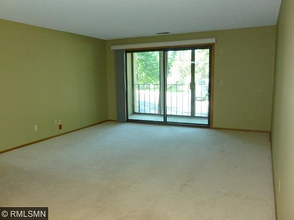 5th image of 10 Windsor Ct APT 114