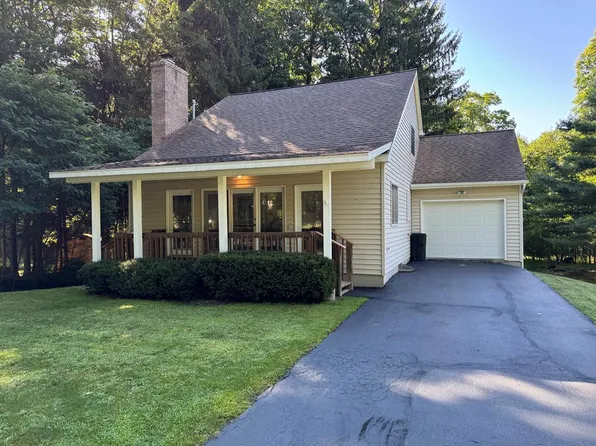 104 Aspen Dr, Franklin, PA 16323