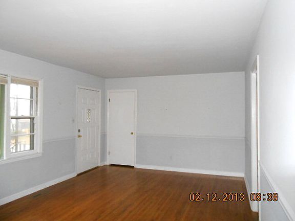 4th image of 3300 Westmont Dr