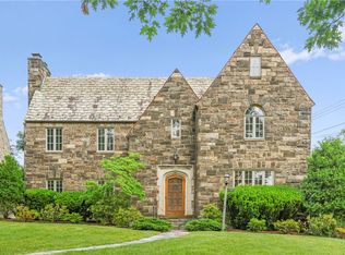 65 Longuevue Dr, Pittsburgh, PA 15228