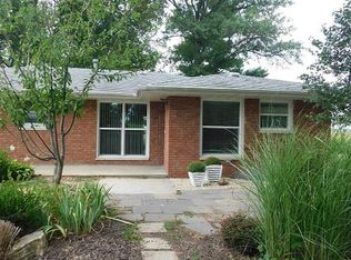 6368 Saint James Dr, Edwardsville, IL 62025