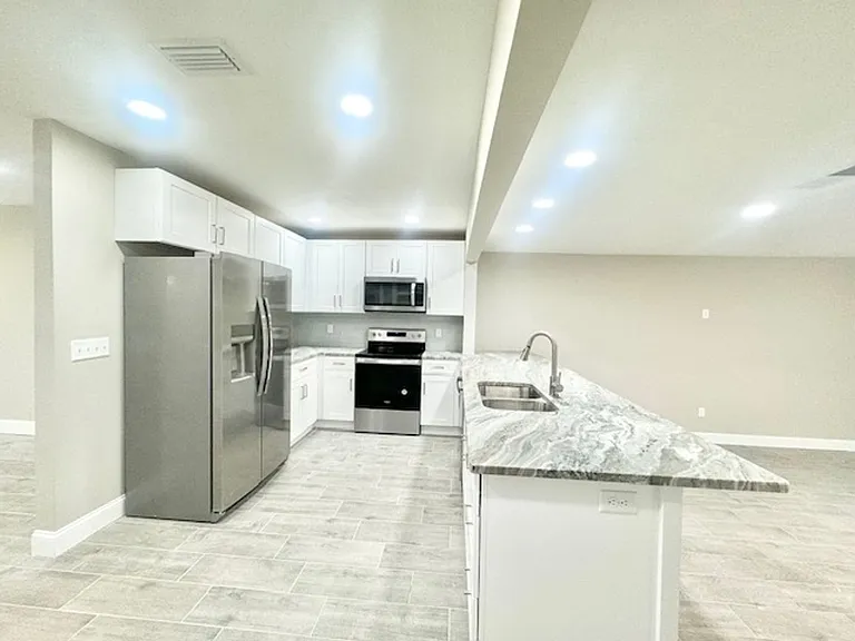 329 Edge Ave — Photo 4