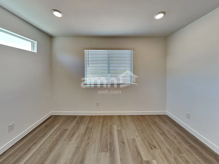 6306 W Calle Bilboa — Photo 8