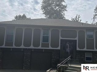 15161 R St, Omaha, NE 68137