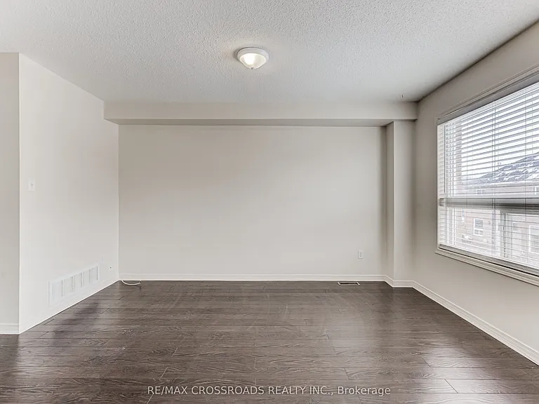 1147 Ormond Dr — Photo 7