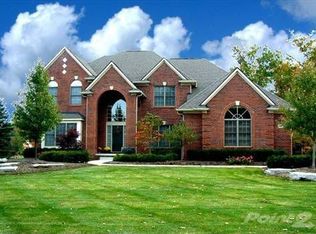 3805 Red Root Rd, Orion, MI 48360