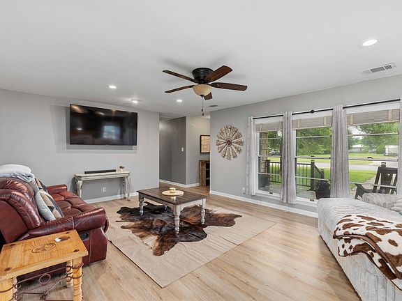 3rd image of 2006 Belmeade St