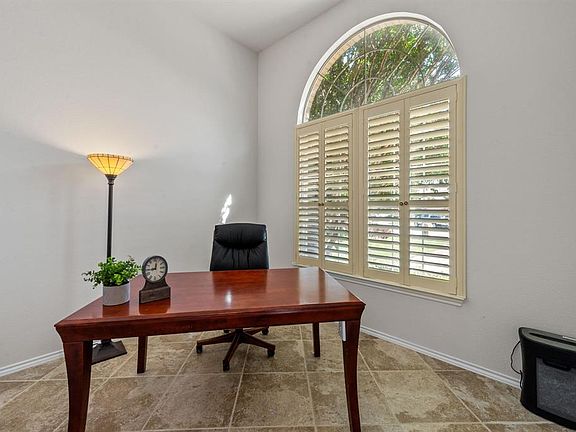 5th image of 1111 Fountain Dr