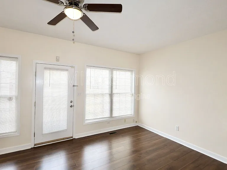 2716 Goyne Loop — Photo 10