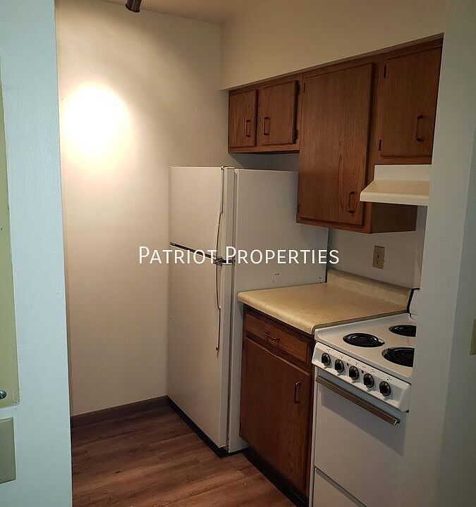 1st image of 130 S Burritt Avenue Parkwood Gln #6