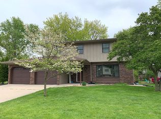 3008 Bennington Dr, Springfield, IL 62704