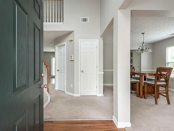 3rd image of 2929 Meadow Point Dr