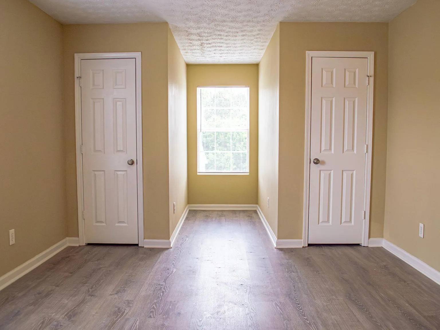 3 bed, 1584 sqft, $1,695 — Photo 2