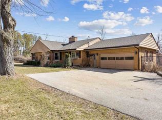 2815 Indian Hill Rd, Cedar Rapids, IA 52403