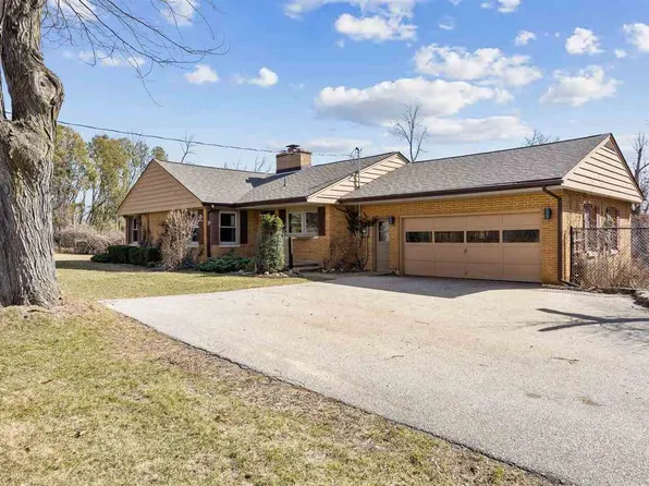 2815 Indian Hill Rd, Cedar Rapids, IA 52403