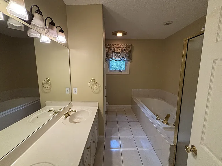 285 Merion Cir — Photo 24