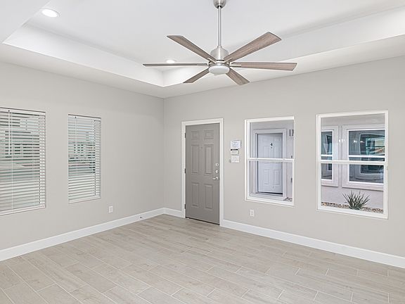 4th image of 3009 W Sandlewood St