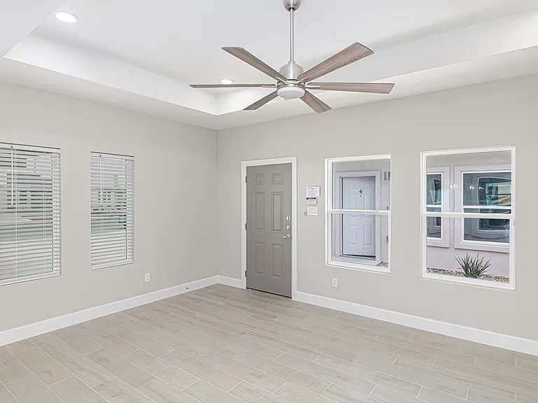 3009 W Sandlewood St — Photo 4