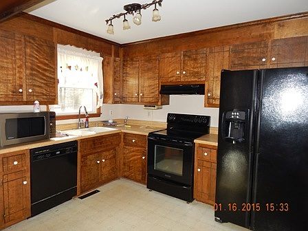 3rd image of 3914 Robin Hood Dr