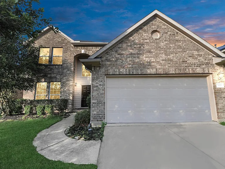 24503 Hikers Bend Dr — Photo 1