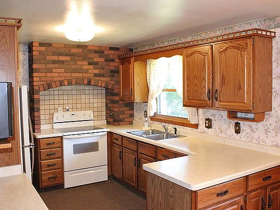 2nd image of 2300 Park Ln