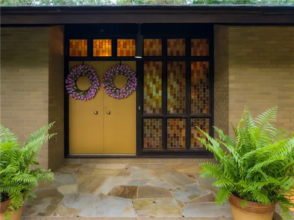 498 Cary Dr, Auburn, AL 36830