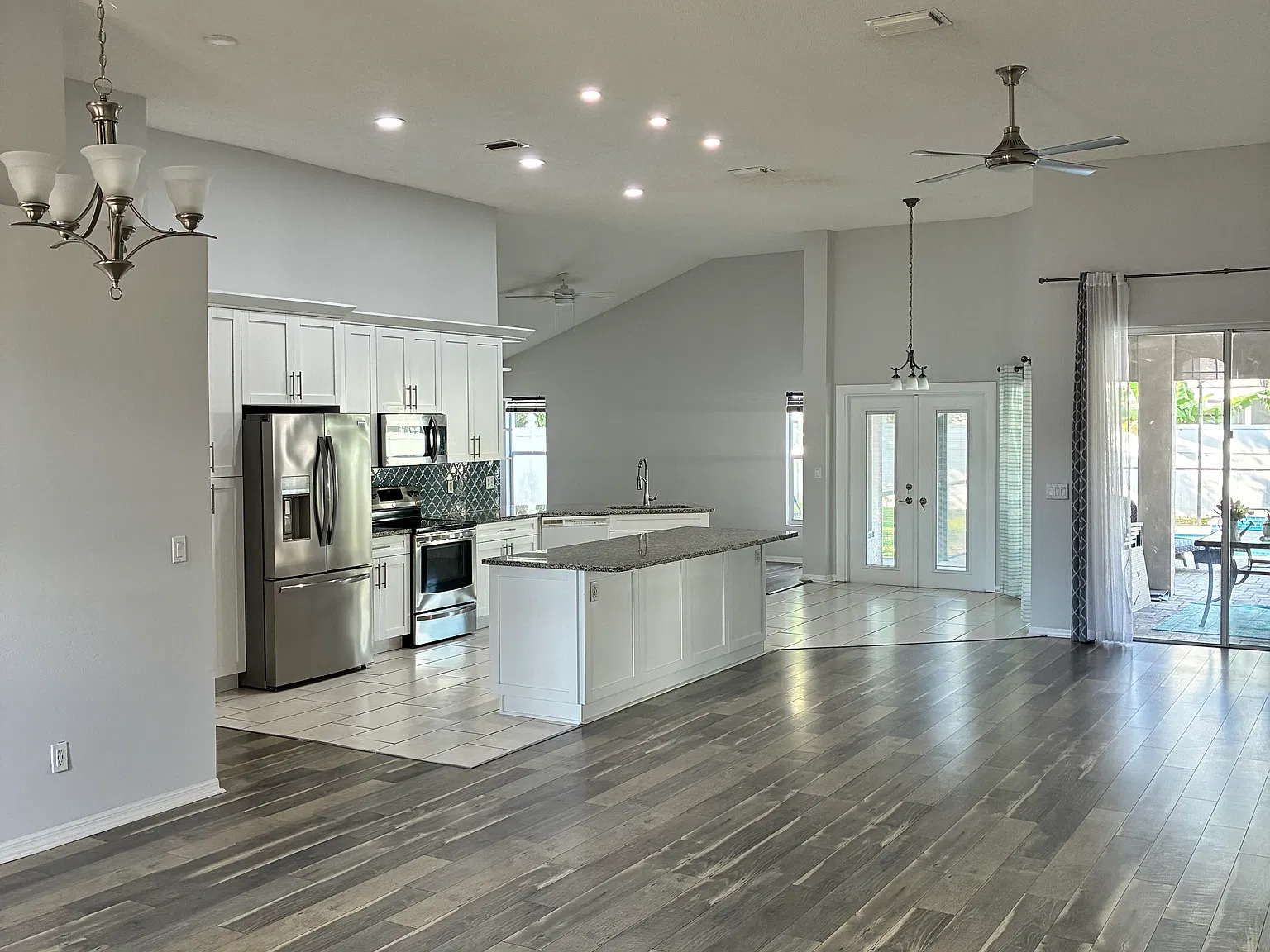 4 bed, 2376 sqft, $3,675 — Photo 2