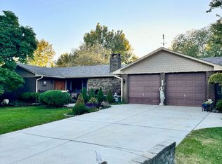 7802 Adams St, Darien, IL 60561