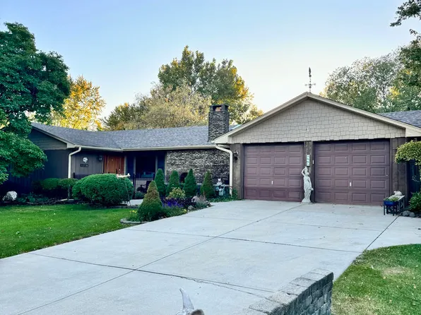 7802 Adams St, Darien, IL 60561