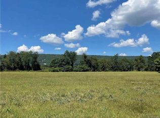 8730 Brown St, Slatington, PA 18080