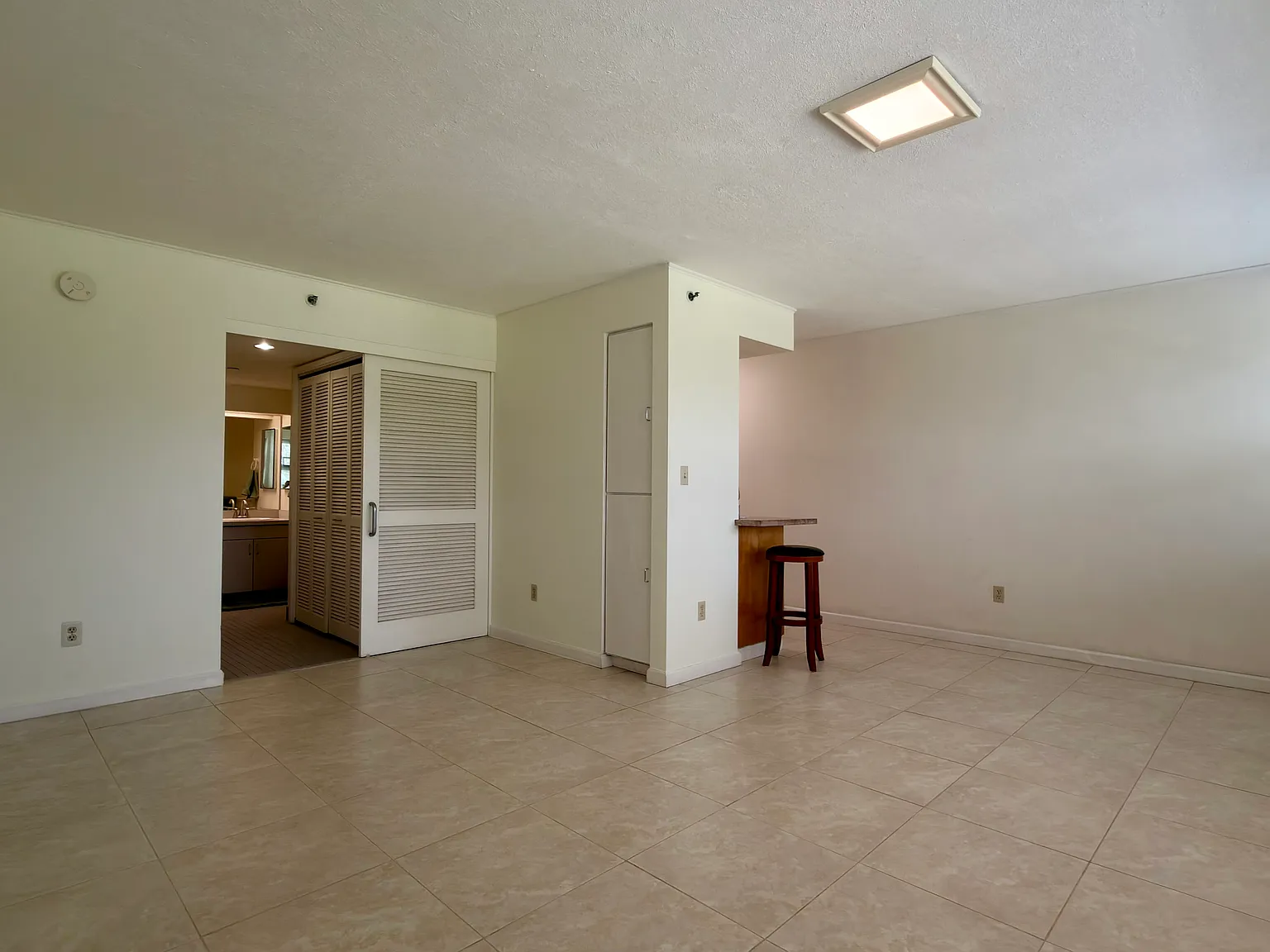 Studio, 510 sqft, $1,900 — Photo 3