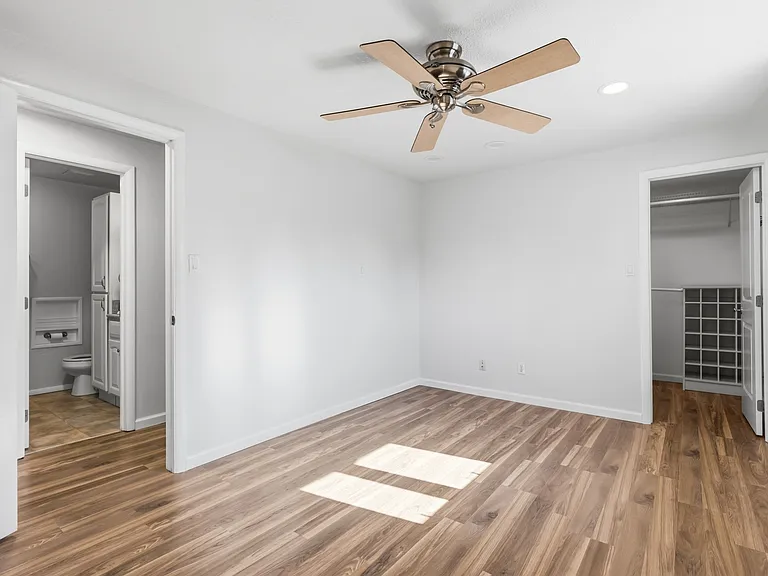 122 Helena Cir — Photo 19