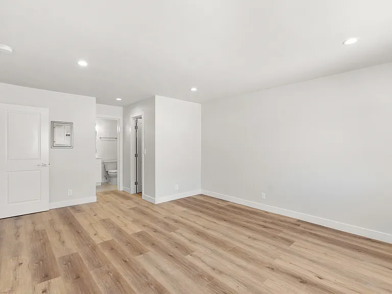 3405 W Verdugo Ave — Photo 6