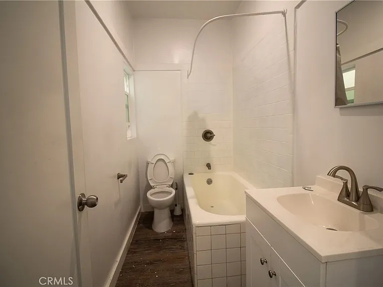 1411 S Burlington Ave #25 — Photo 5