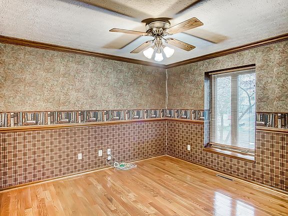 5th image of 11780 Coventry Ave
