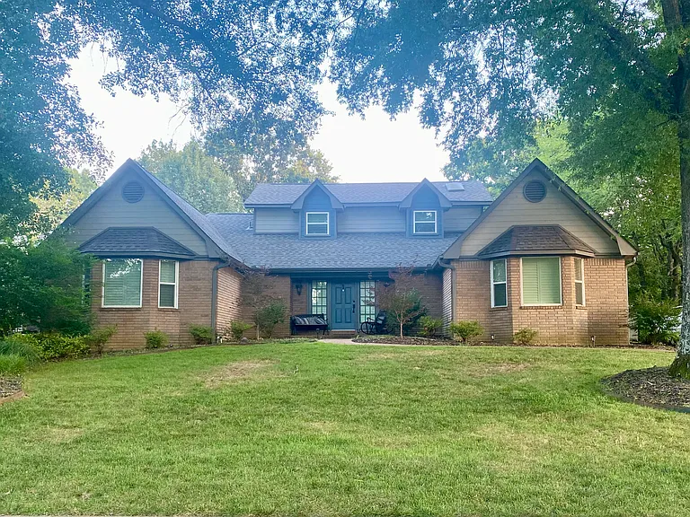 8808 Canterbury Cv — Photo 1