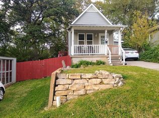 7027 Glades Ave, Saint Louis, MO 63117