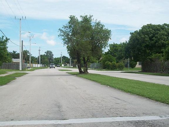 4th image of 1011 W Jasmine Ln