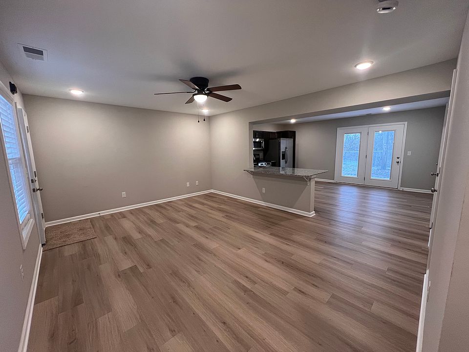1st image of 110 Judy Ct