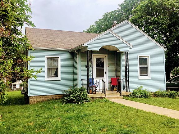 2nd image of 1825 Leonard St NE