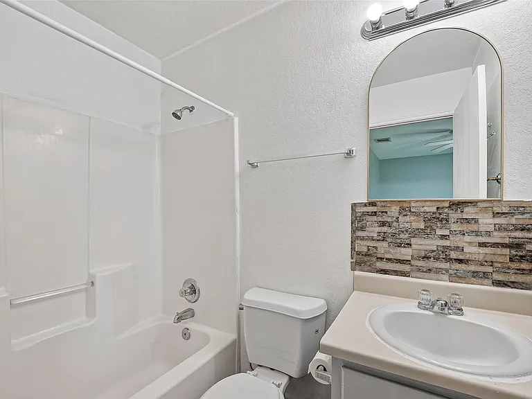 11411 Roandale Dr — Photo 19