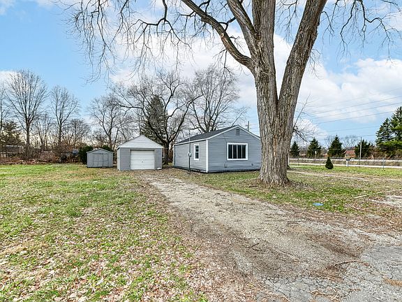 4th image of 2317 E 3rd St